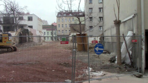 Das betroffene Grundstück ist groß, wie ein Blick von der Bergsteiggasse zeigt. Blick von der Bergsteiggasse